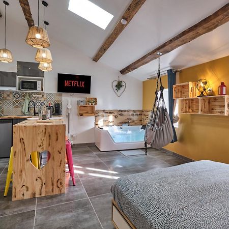 Place Carnot - Studio Tout Equipe Avec Jacuzzi Proche Toutes Commodites Carcassonne Exteriör bild