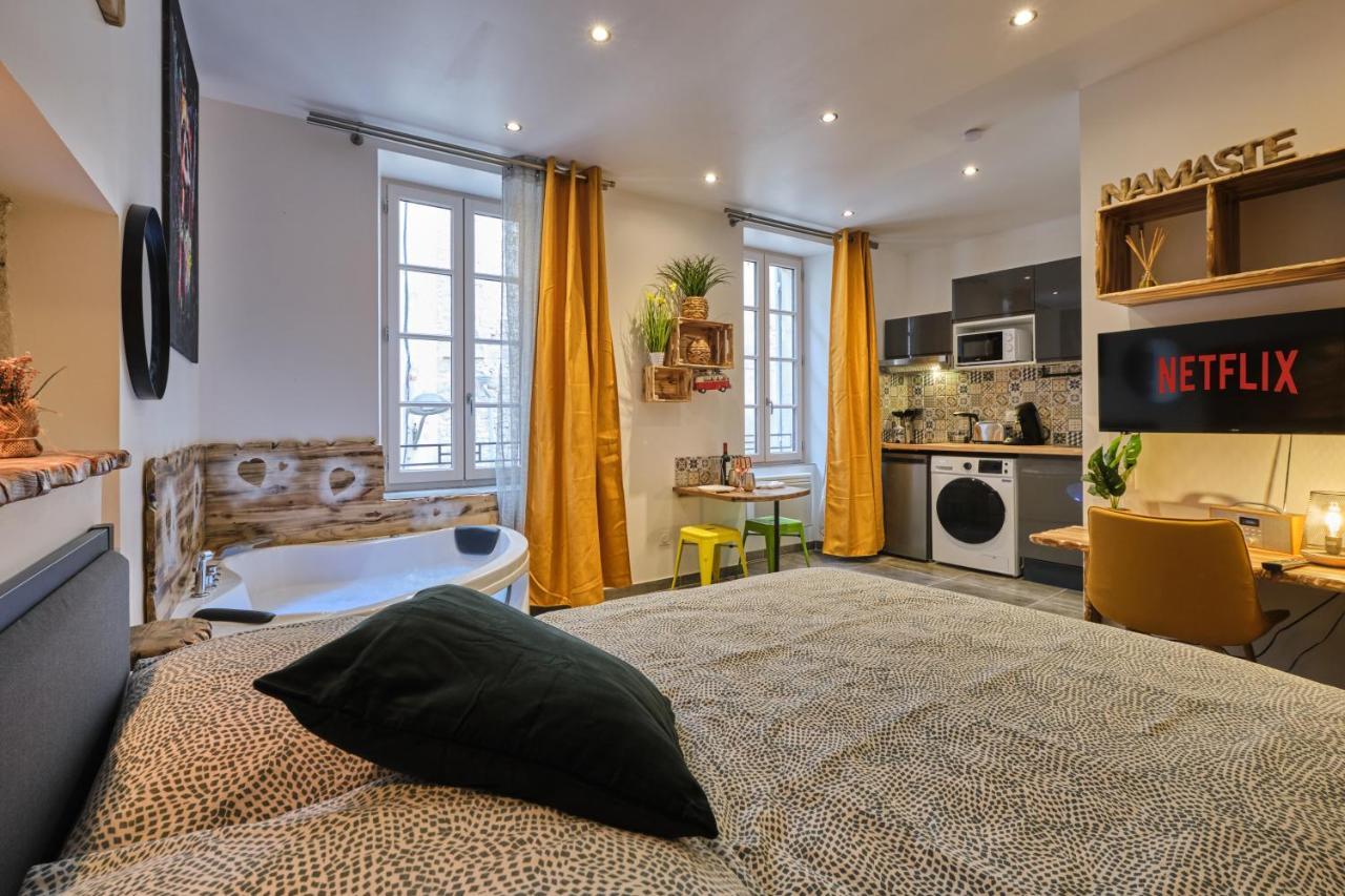 Place Carnot - Studio Tout Equipe Avec Jacuzzi Proche Toutes Commodites Carcassonne Exteriör bild