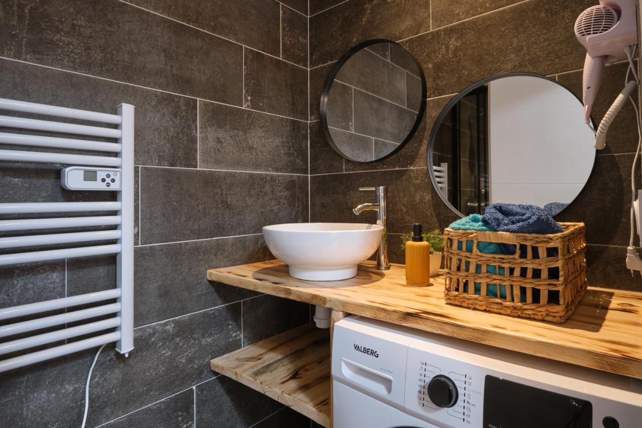 Place Carnot - Studio Tout Equipe Avec Jacuzzi Proche Toutes Commodites Carcassonne Exteriör bild