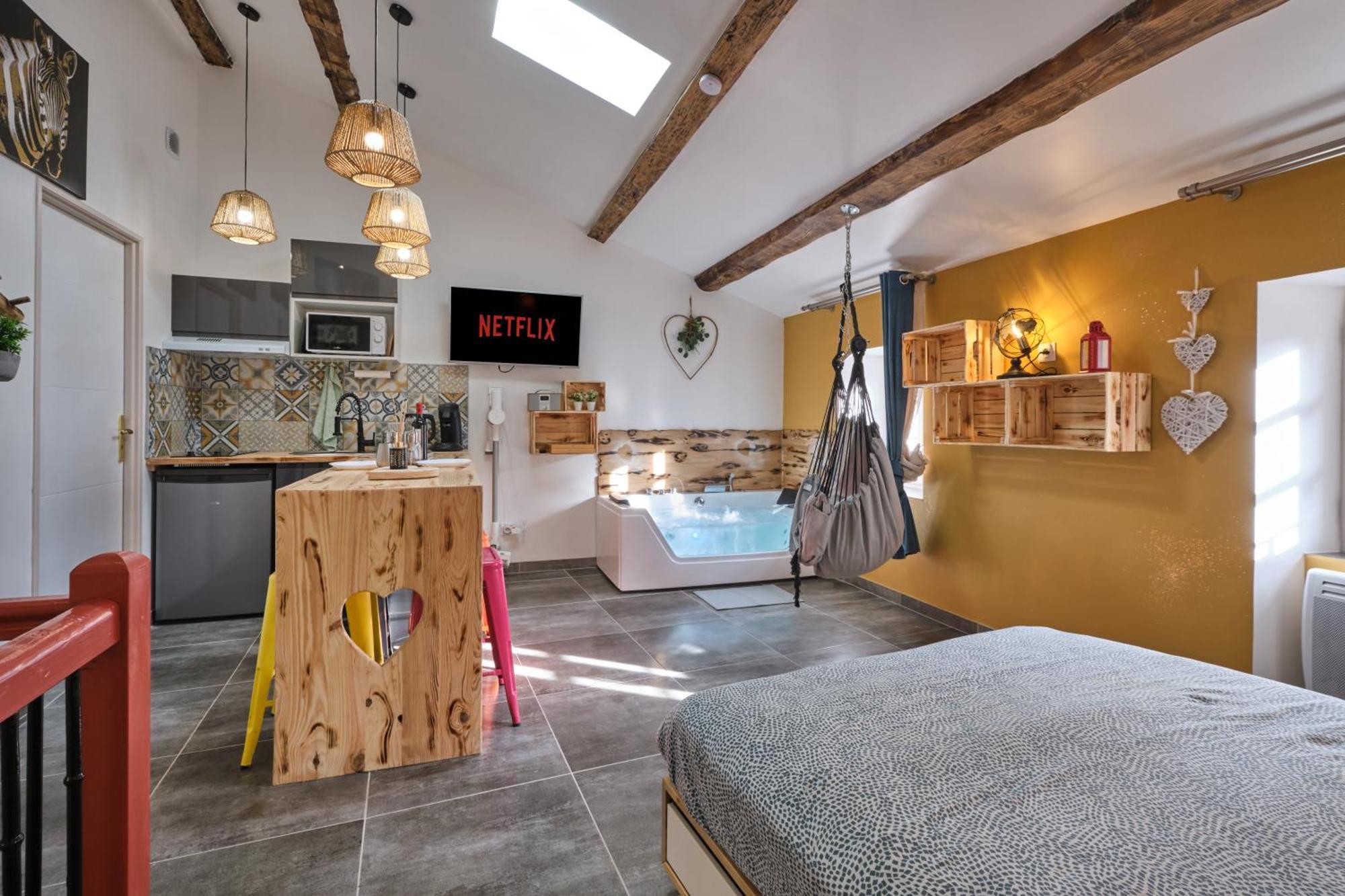 Place Carnot - Studio Tout Equipe Avec Jacuzzi Proche Toutes Commodites Carcassonne Exteriör bild