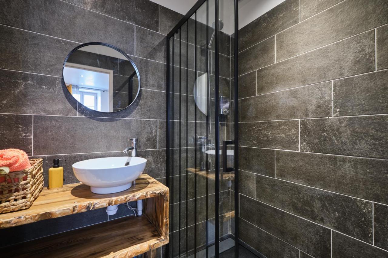 Place Carnot - Studio Tout Equipe Avec Jacuzzi Proche Toutes Commodites Carcassonne Exteriör bild