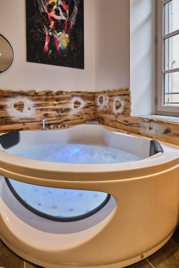 Place Carnot - Studio Tout Equipe Avec Jacuzzi Proche Toutes Commodites Carcassonne Exteriör bild