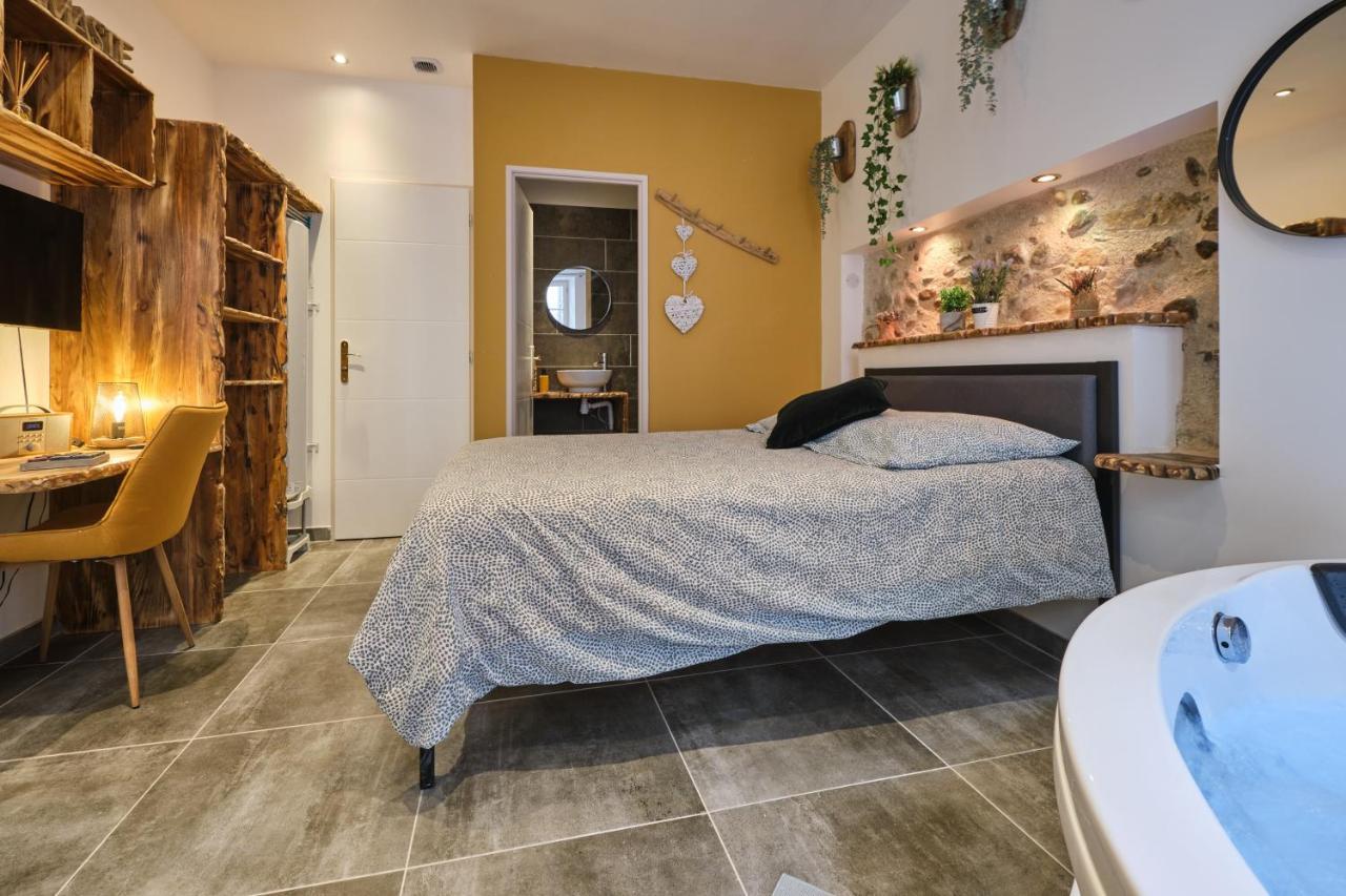 Place Carnot - Studio Tout Equipe Avec Jacuzzi Proche Toutes Commodites Carcassonne Exteriör bild