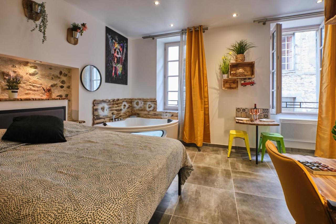 Place Carnot - Studio Tout Equipe Avec Jacuzzi Proche Toutes Commodites Carcassonne Exteriör bild