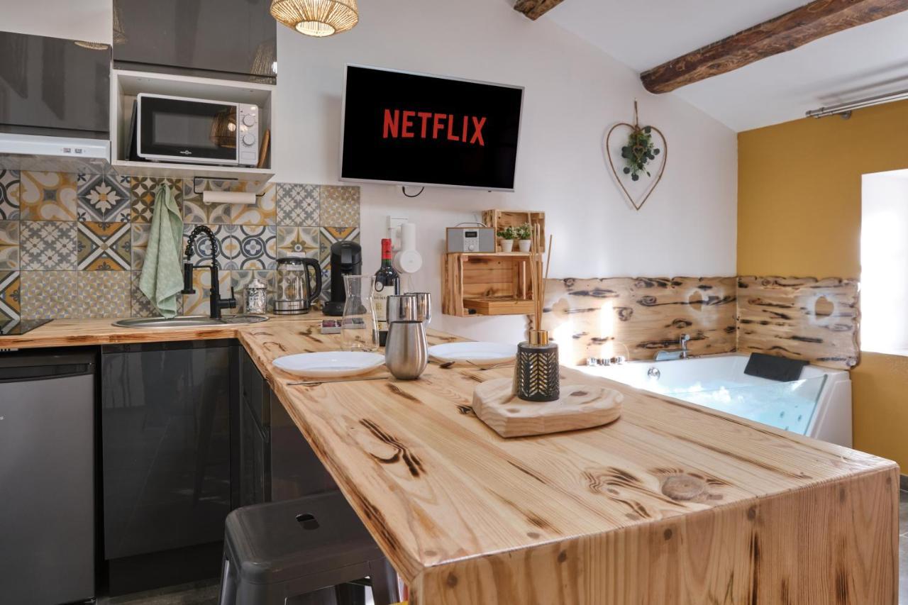 Place Carnot - Studio Tout Equipe Avec Jacuzzi Proche Toutes Commodites Carcassonne Exteriör bild