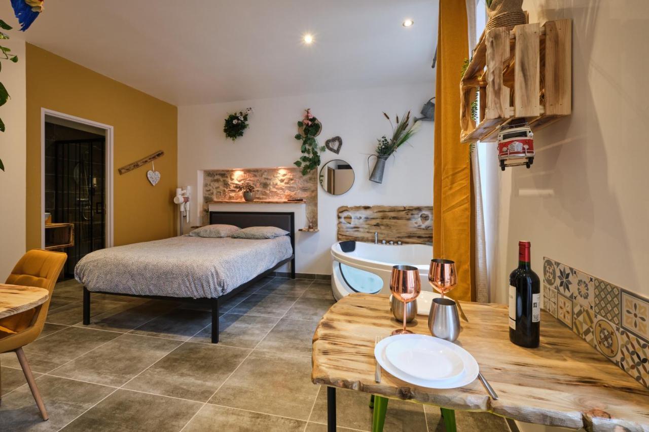 Place Carnot - Studio Tout Equipe Avec Jacuzzi Proche Toutes Commodites Carcassonne Exteriör bild