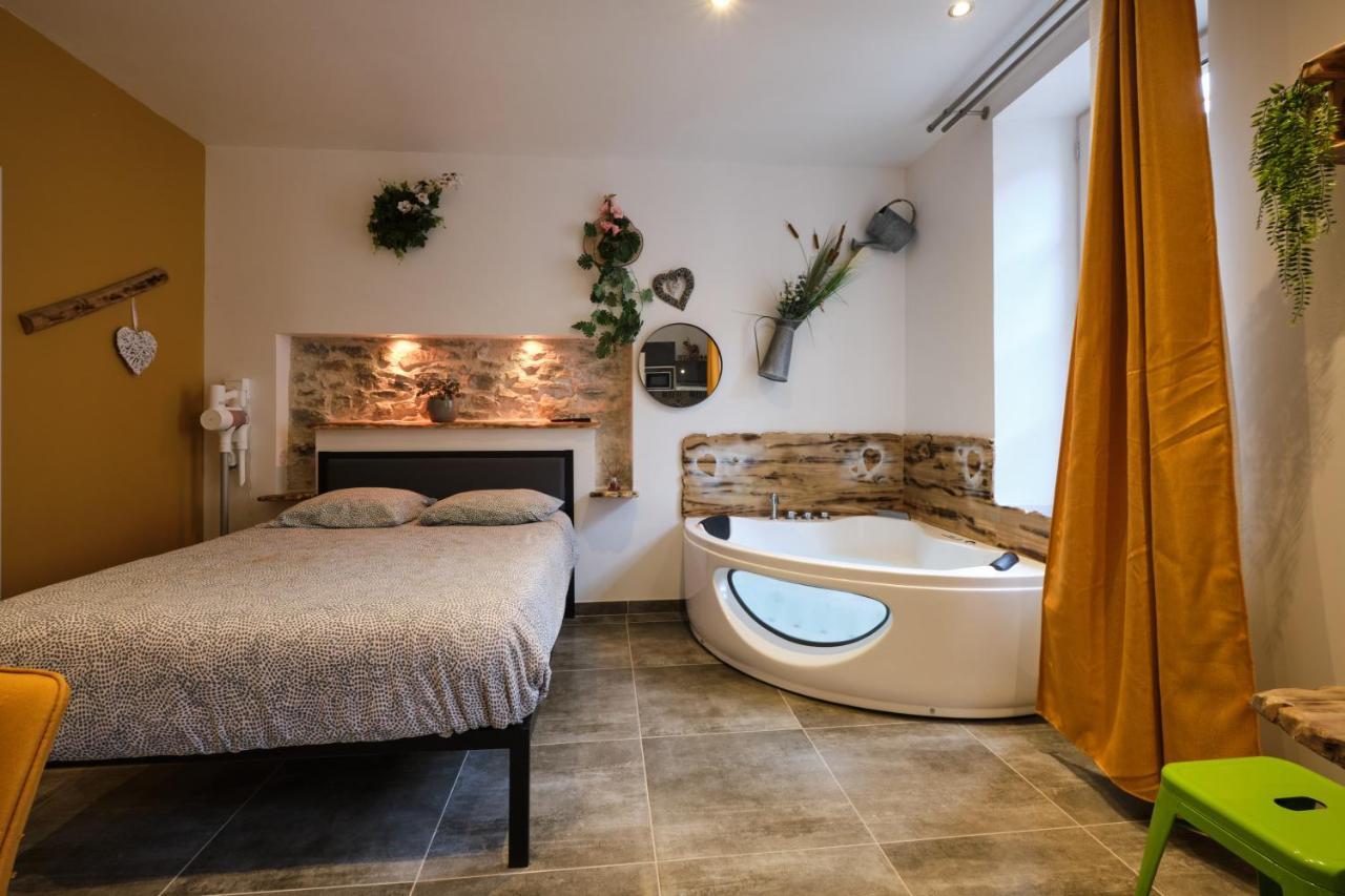Place Carnot - Studio Tout Equipe Avec Jacuzzi Proche Toutes Commodites Carcassonne Exteriör bild