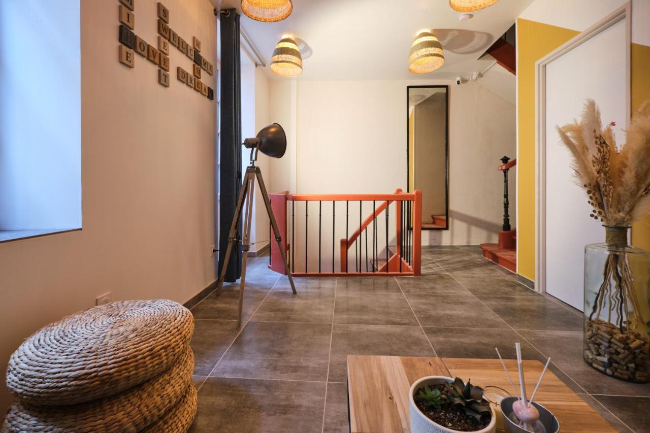 Place Carnot - Studio Tout Equipe Avec Jacuzzi Proche Toutes Commodites Carcassonne Exteriör bild