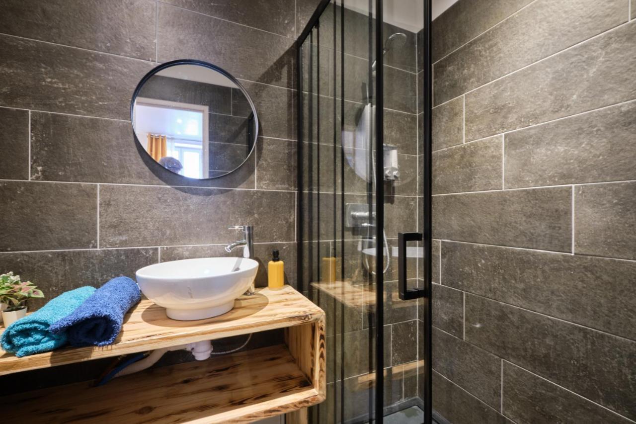 Place Carnot - Studio Tout Equipe Avec Jacuzzi Proche Toutes Commodites Carcassonne Exteriör bild