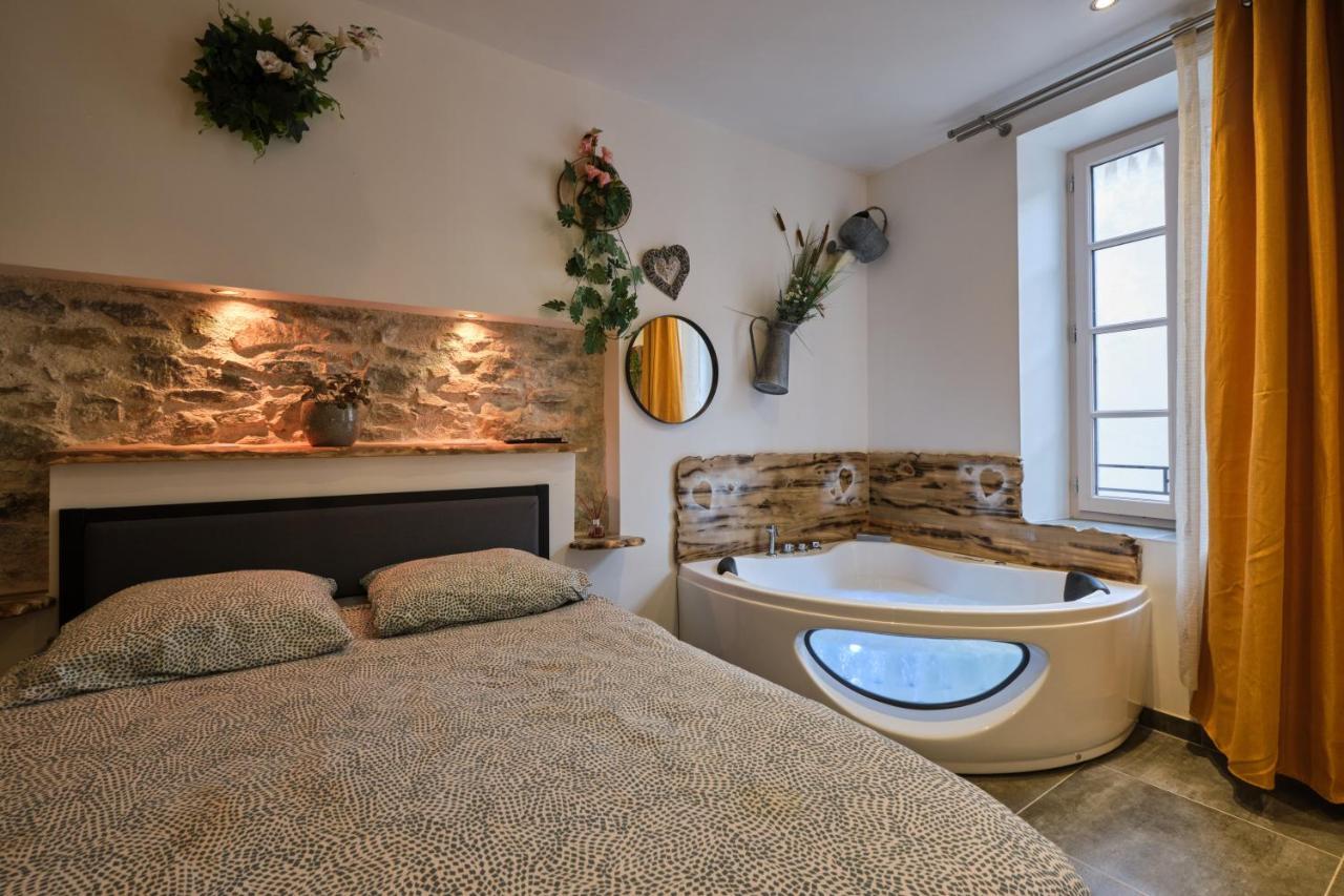 Place Carnot - Studio Tout Equipe Avec Jacuzzi Proche Toutes Commodites Carcassonne Exteriör bild